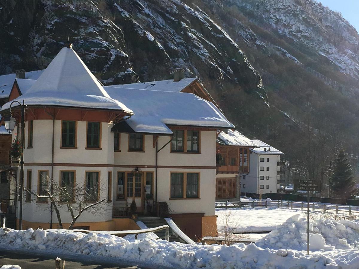 알라냐발세시아 L'Aria Di Casa B&B 외부 사진