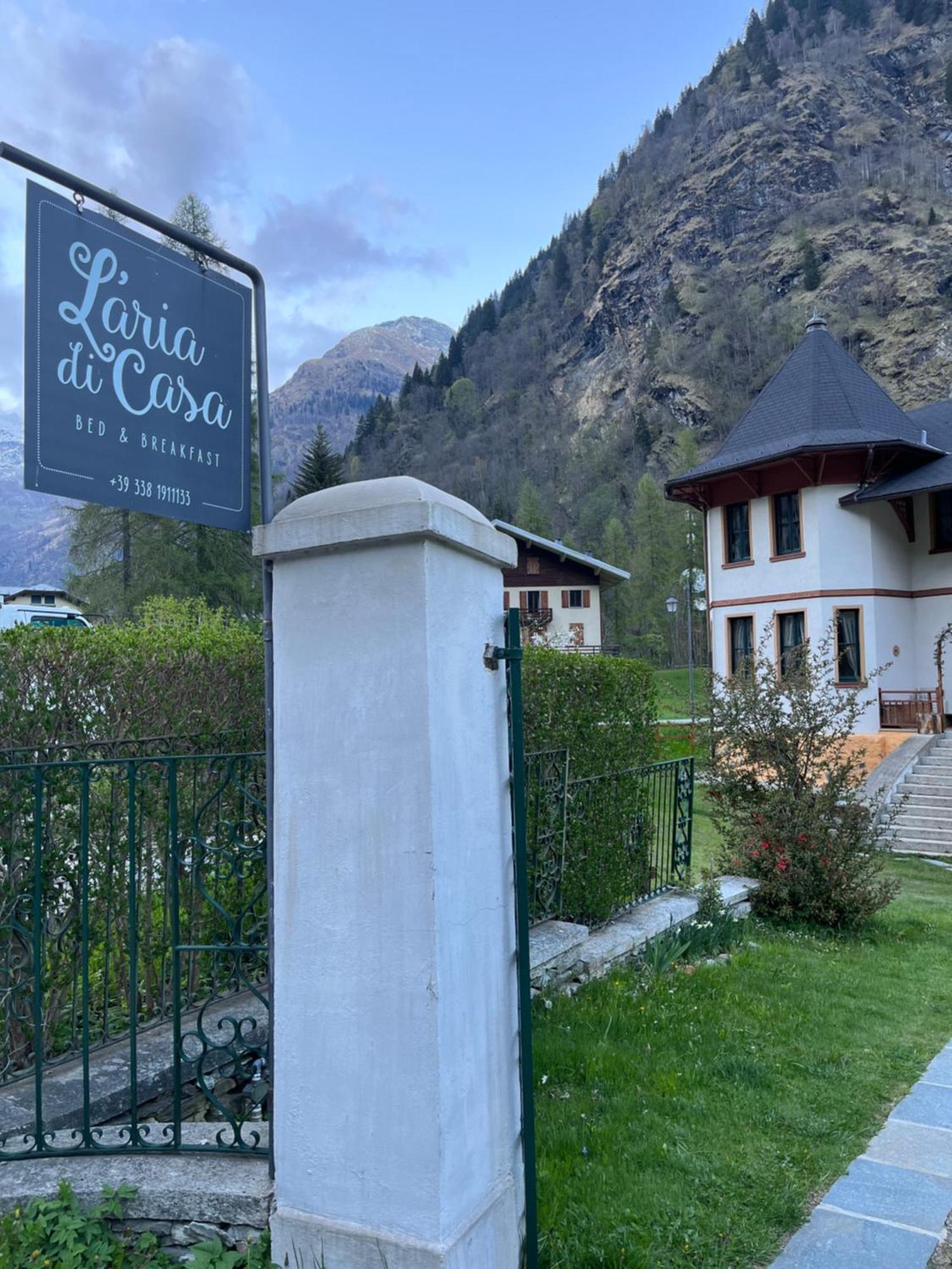 알라냐발세시아 L'Aria Di Casa B&B 외부 사진