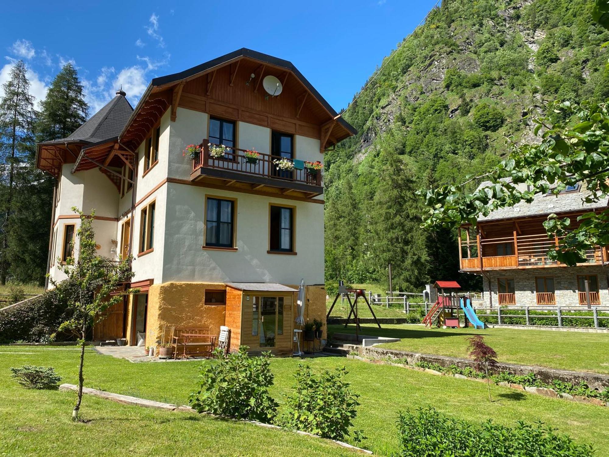 알라냐발세시아 L'Aria Di Casa B&B 외부 사진