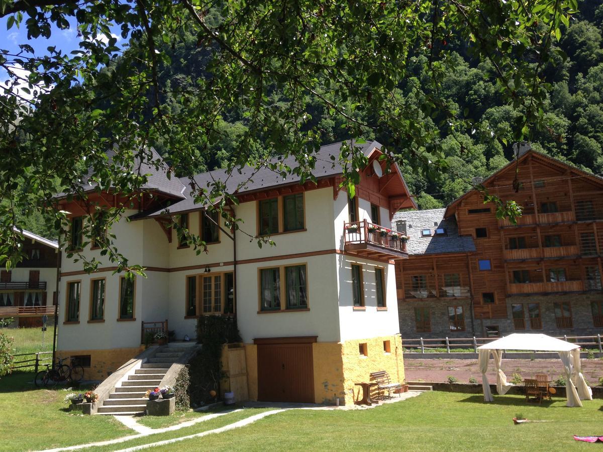 알라냐발세시아 L'Aria Di Casa B&B 외부 사진