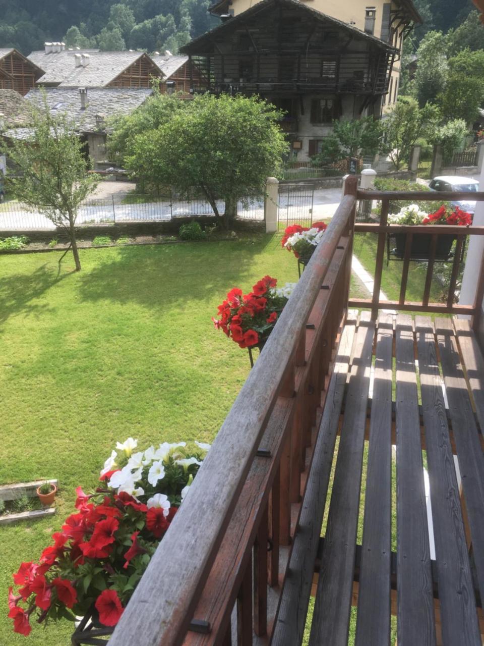 알라냐발세시아 L'Aria Di Casa B&B 외부 사진