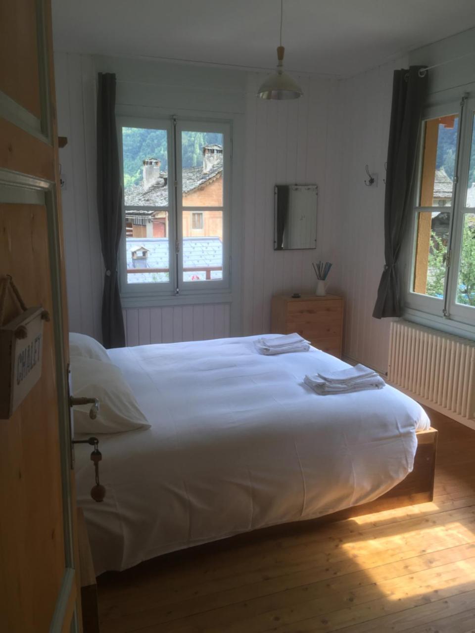 알라냐발세시아 L'Aria Di Casa B&B 외부 사진